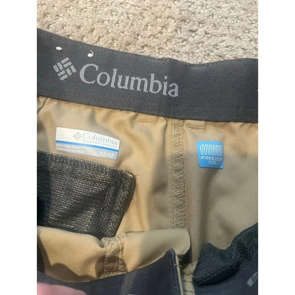 Khaki Columbia Shorts (32)